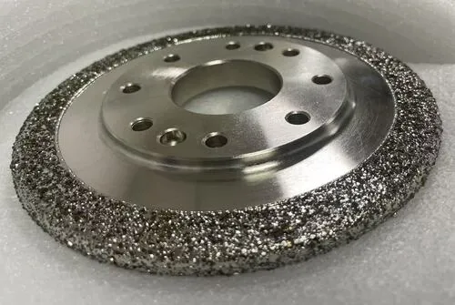 Diamond grinding wheel for foundry